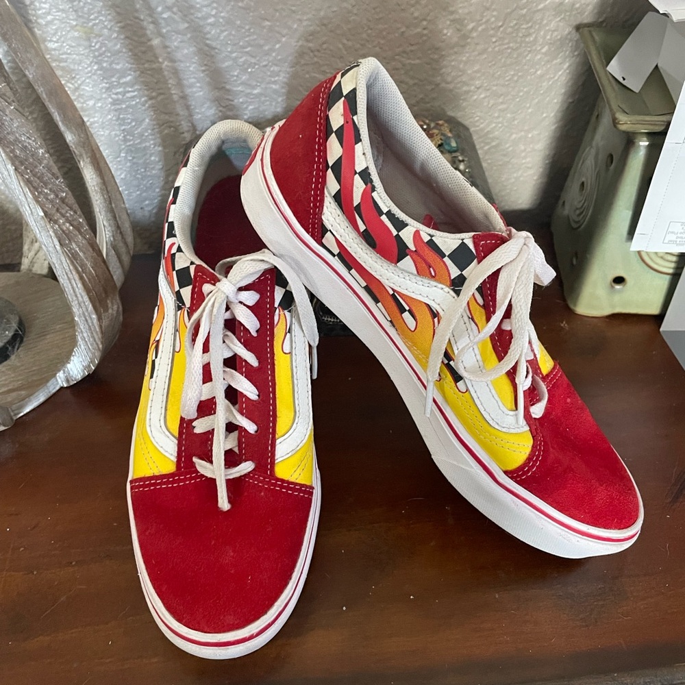 Vans Old Skool Red checkerboard flame Size 7